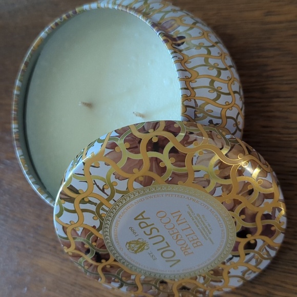 Voluspa: Prosecco Bellini Candle - Picture 2 of 3